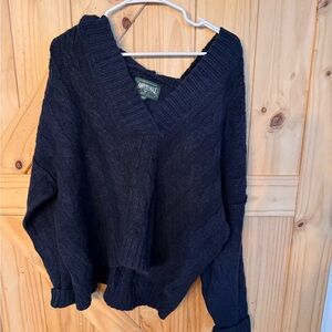 American Eagle Outfitters Women's Black V-Neck Sweater